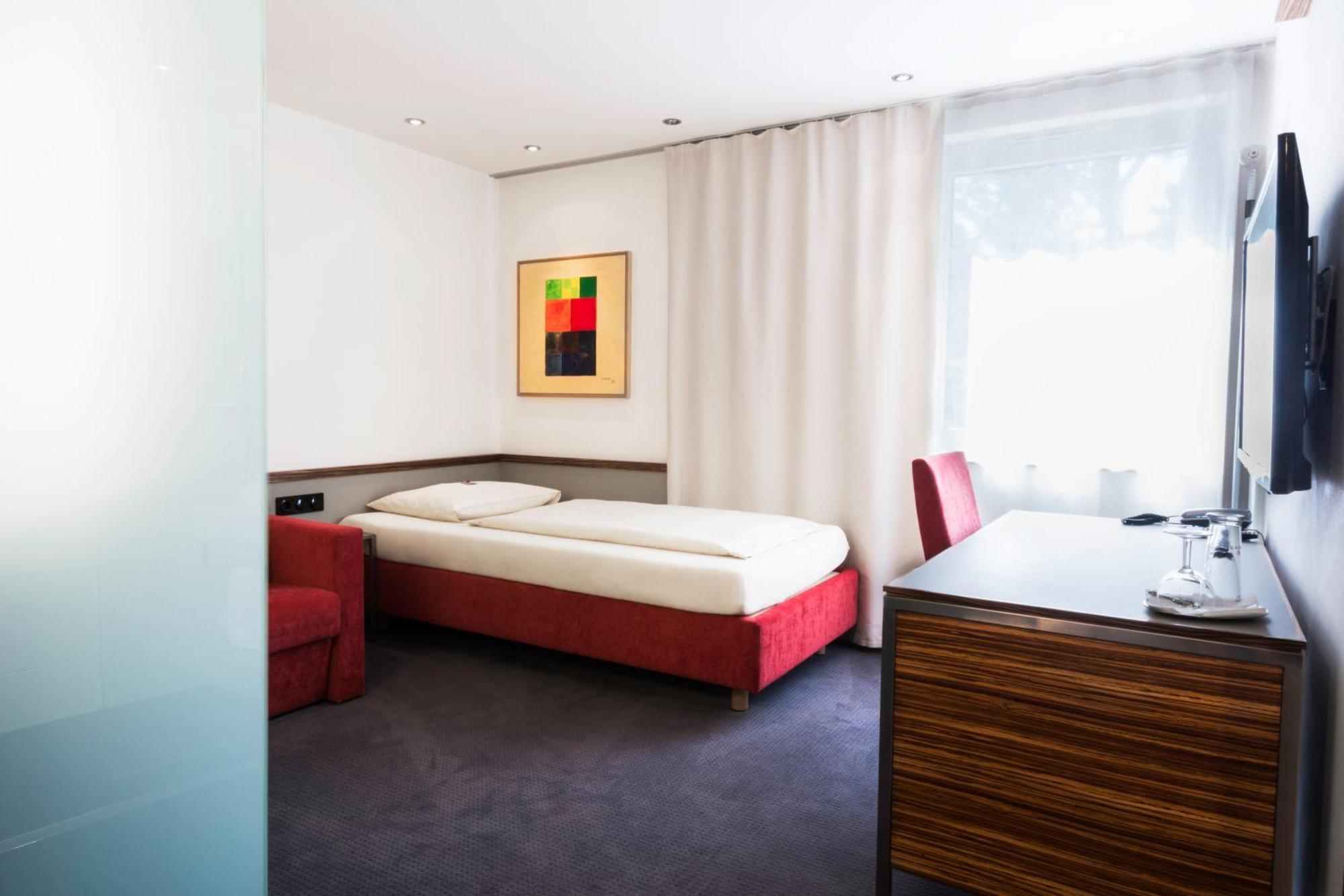 Parkhotel Schillerhoehe 마르바흐암넥카 객실 사진